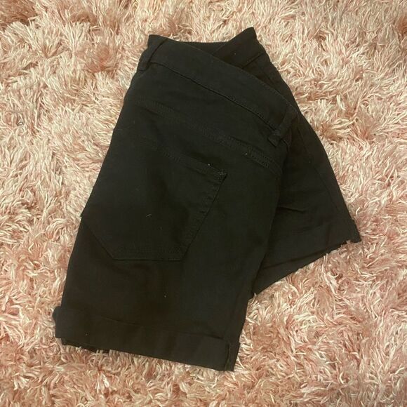 Black shorts  - Picture 4 of 4